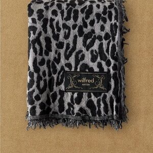 Wilfred Aritzia Scandi Merino Wool Scarf in RARE Collector's Color